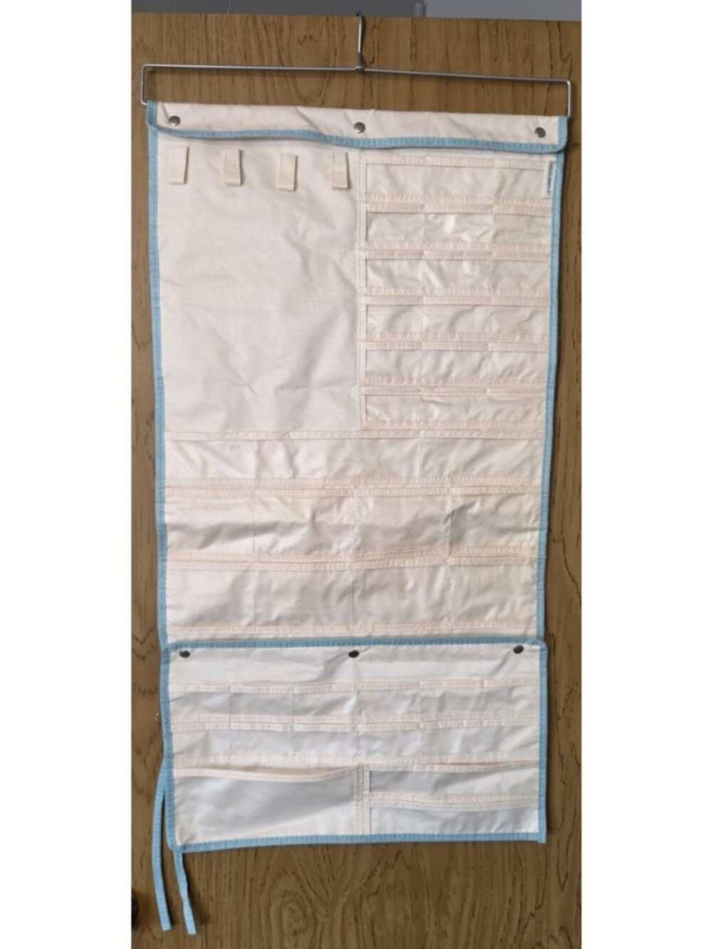 Avon Jewelry Hanging Organizer women's 72 pockets 4 grip loops F3579141